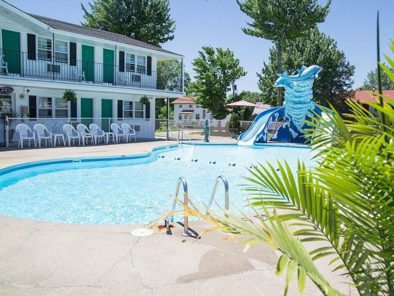 Colonial Motel Wisconsin Dells Εξωτερικό φωτογραφία
