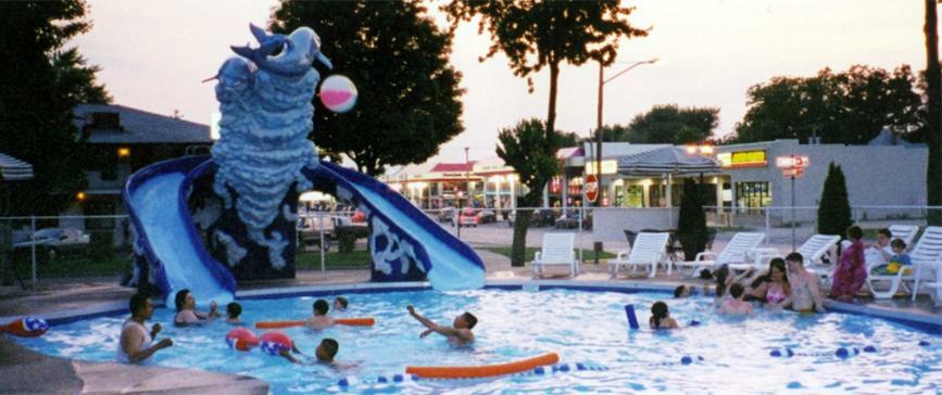 Colonial Motel Wisconsin Dells Εξωτερικό φωτογραφία
