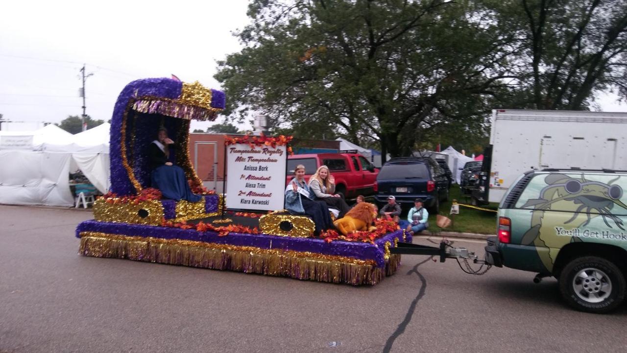Colonial Motel Wisconsin Dells Εξωτερικό φωτογραφία