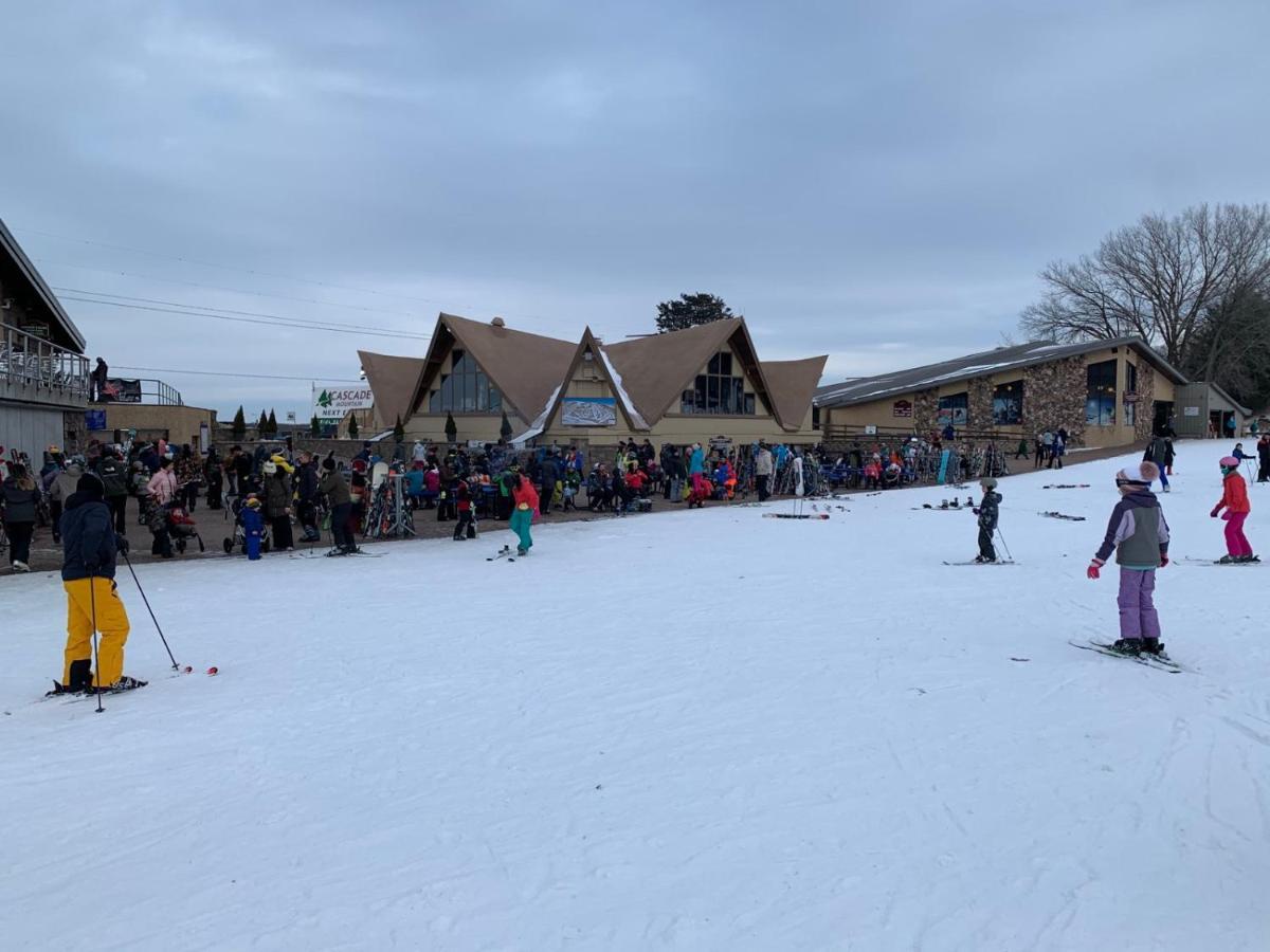 Colonial Motel Wisconsin Dells Εξωτερικό φωτογραφία