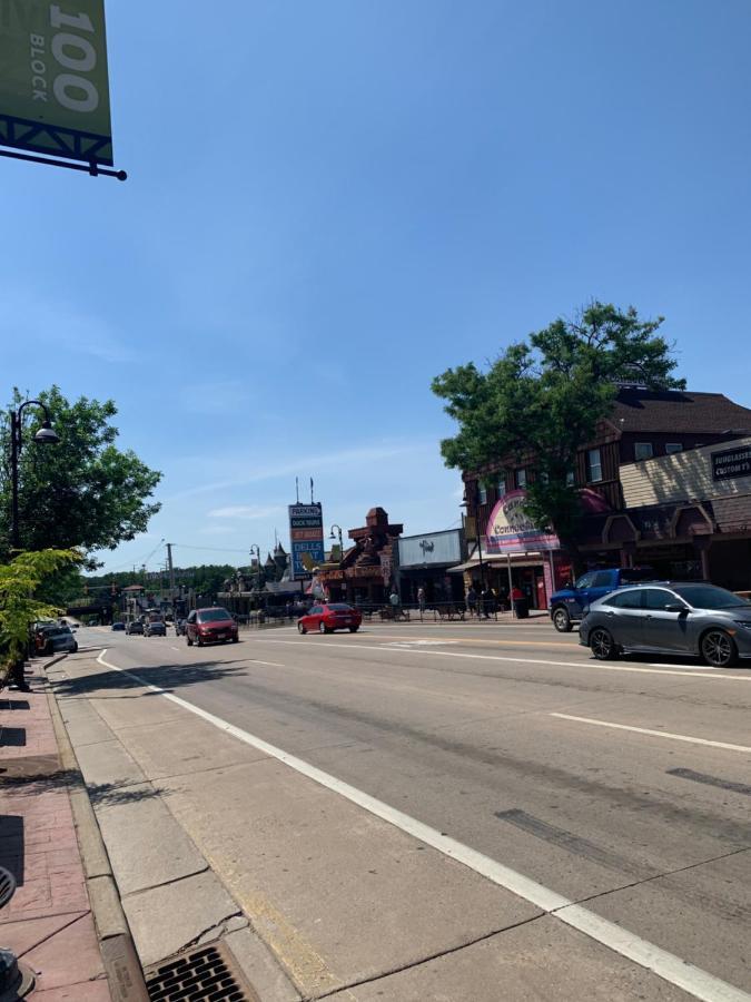 Colonial Motel Wisconsin Dells Εξωτερικό φωτογραφία